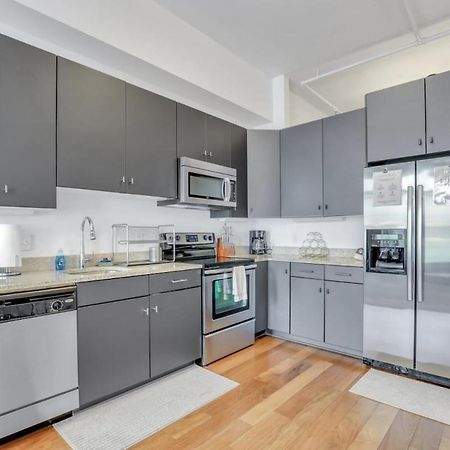 Lush Savannah Loft - Near Plant Riverside District Экстерьер фото