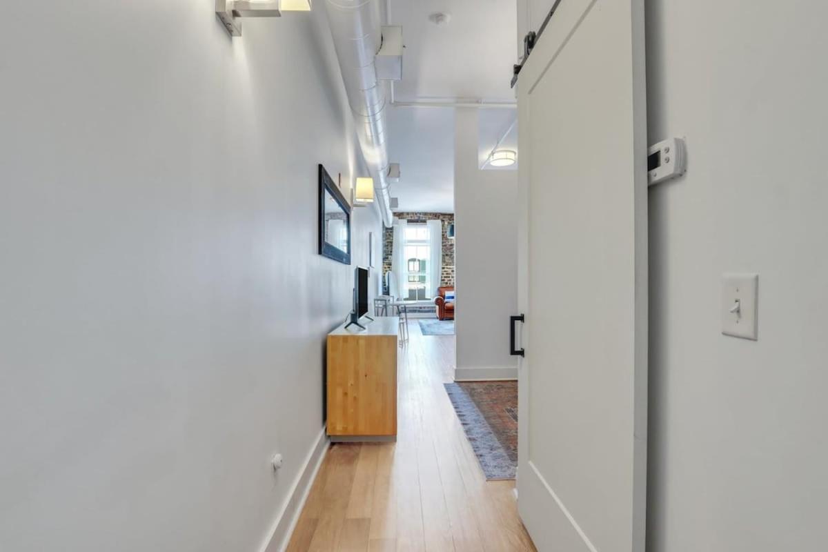 Lush Savannah Loft - Near Plant Riverside District Экстерьер фото